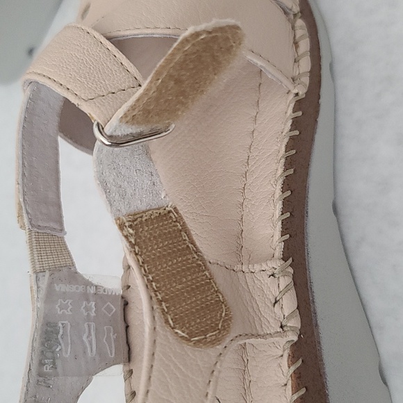 NEW Relaxshoe Women's Natural color Leather Wedge Air cushioned Sandals(Sz 6) - Picture 3 of 11